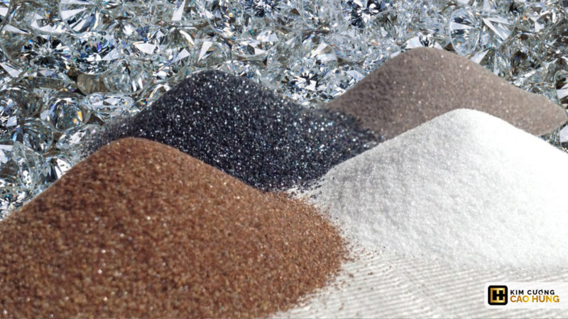 Bột kim cương công nghiệp được dùng làm vật liệu mài mòn trong cắt gọt và gia công chính xác